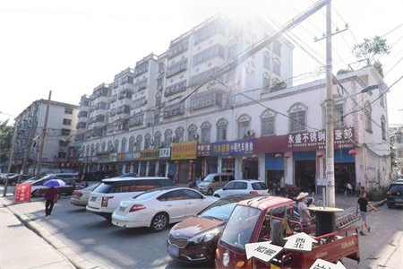 城东国投欧亚·悦府1室2厅2卫73.8万138m2出售